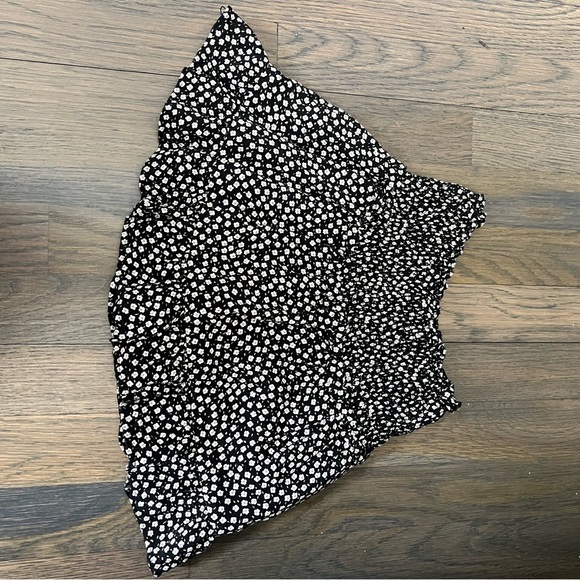 See of two mini skirts by Zara, size 8-9 - Picture 2 of 6